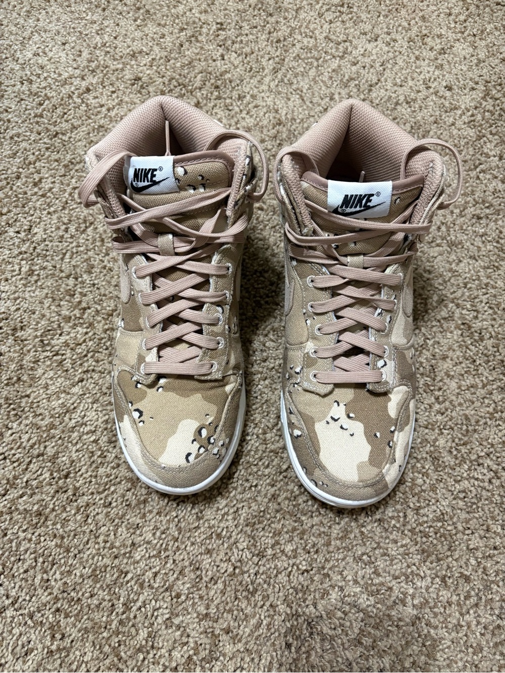 Nike women’s Desert Camo High-Top Sneakers - Beige/Tan